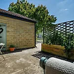 1 Bed In York Oc-84002