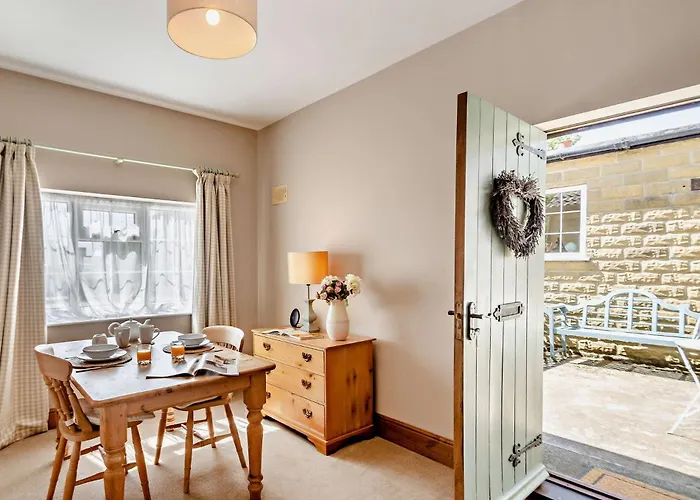 1 Bed In Crayke 84002